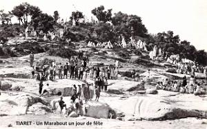 698- Tiaret - Un Marabout un jour de fete